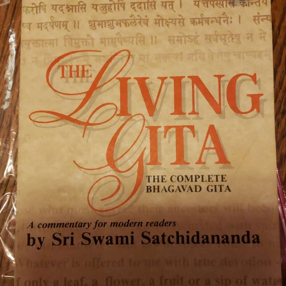 Yoga book. The Living Gita